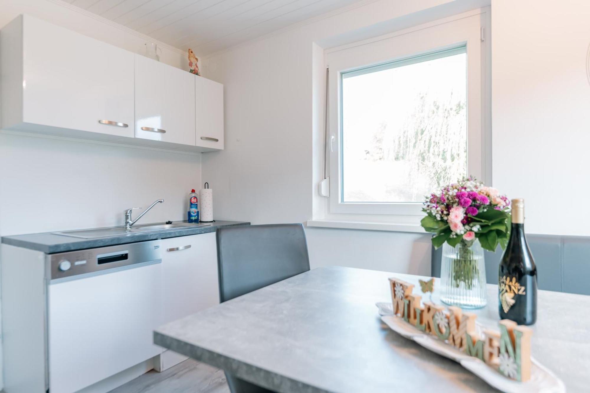Ferienhaus Treissmann An Der Weinstrasse ลอยช์ชาค ภายนอก รูปภาพ