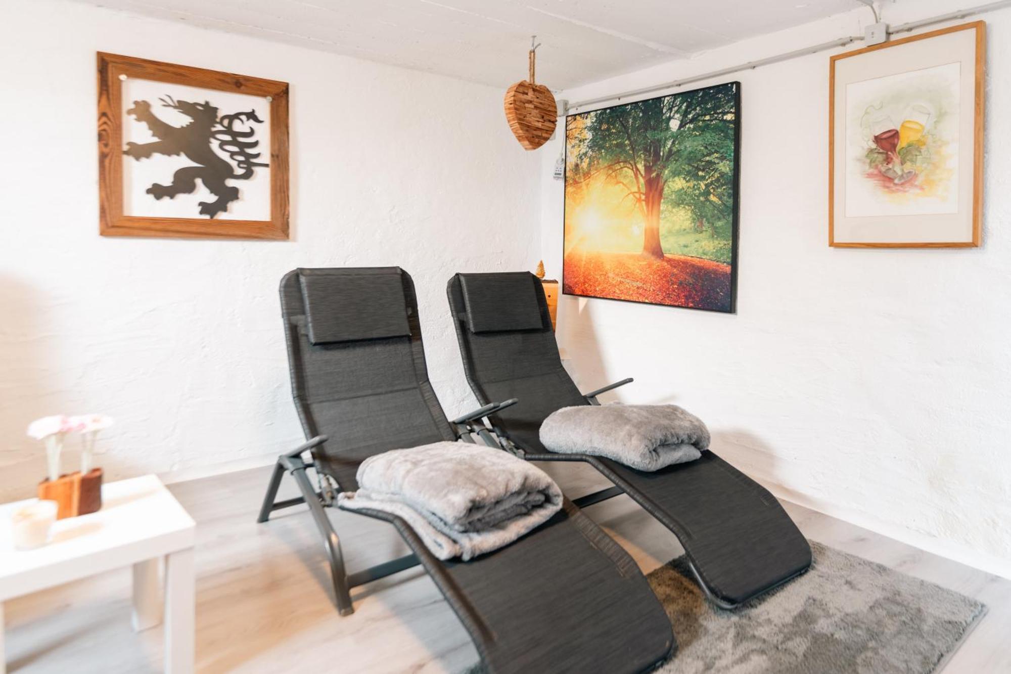 Ferienhaus Treissmann An Der Weinstrasse ลอยช์ชาค ภายนอก รูปภาพ